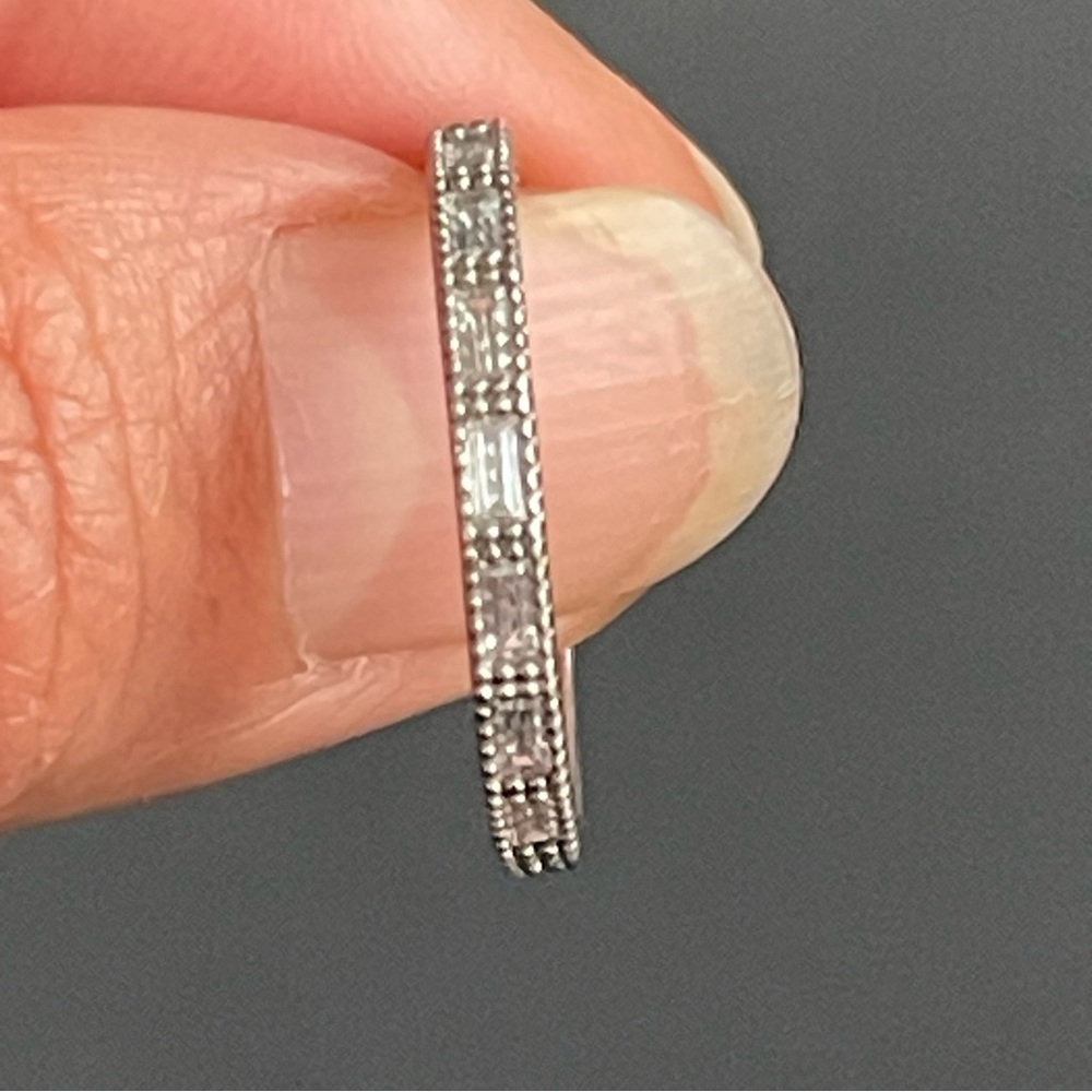 925 Sterling Silver Band Ring  Size 8 Wedding Bride Style - Picture 5 of 8